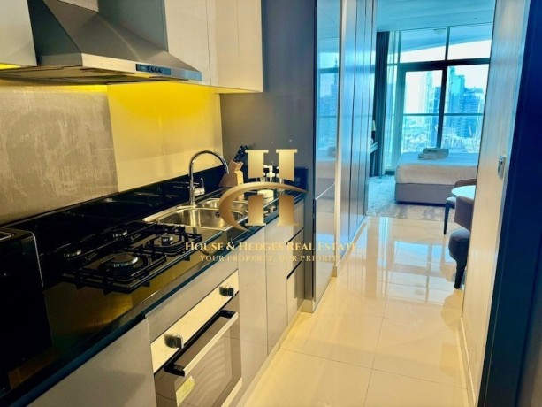 canal-view-fitted-kitchen-luxury-layout-grab-now-big-2