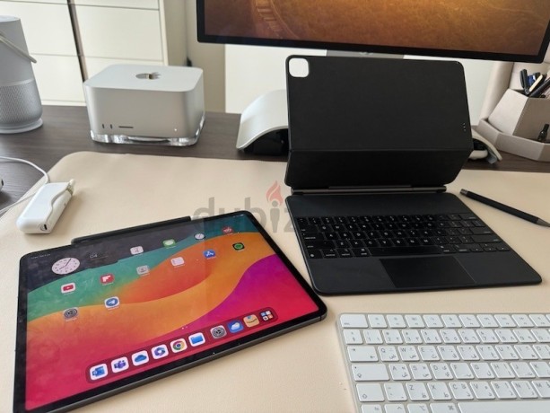 ipad-pro-129-5th-gen-256gb-wificell-including-keyboard-and-pen-mint-condition-big-2